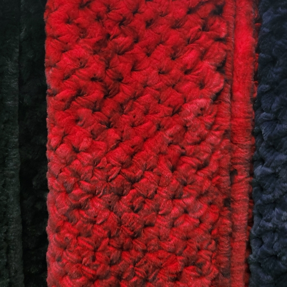 Rex Rabbit Fur Blanket - Picture 4 of 5